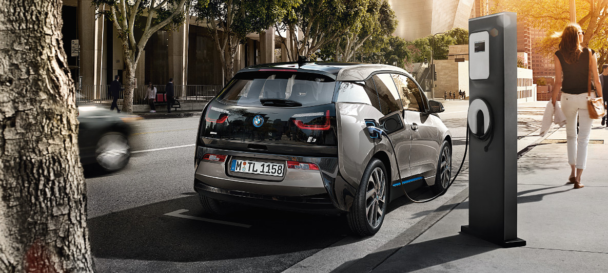 Bmw i3 deals charging station